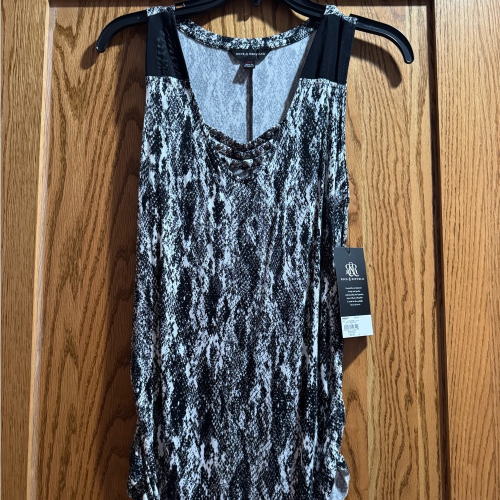 Rock & Republic Black and White Snakeskin Blouse